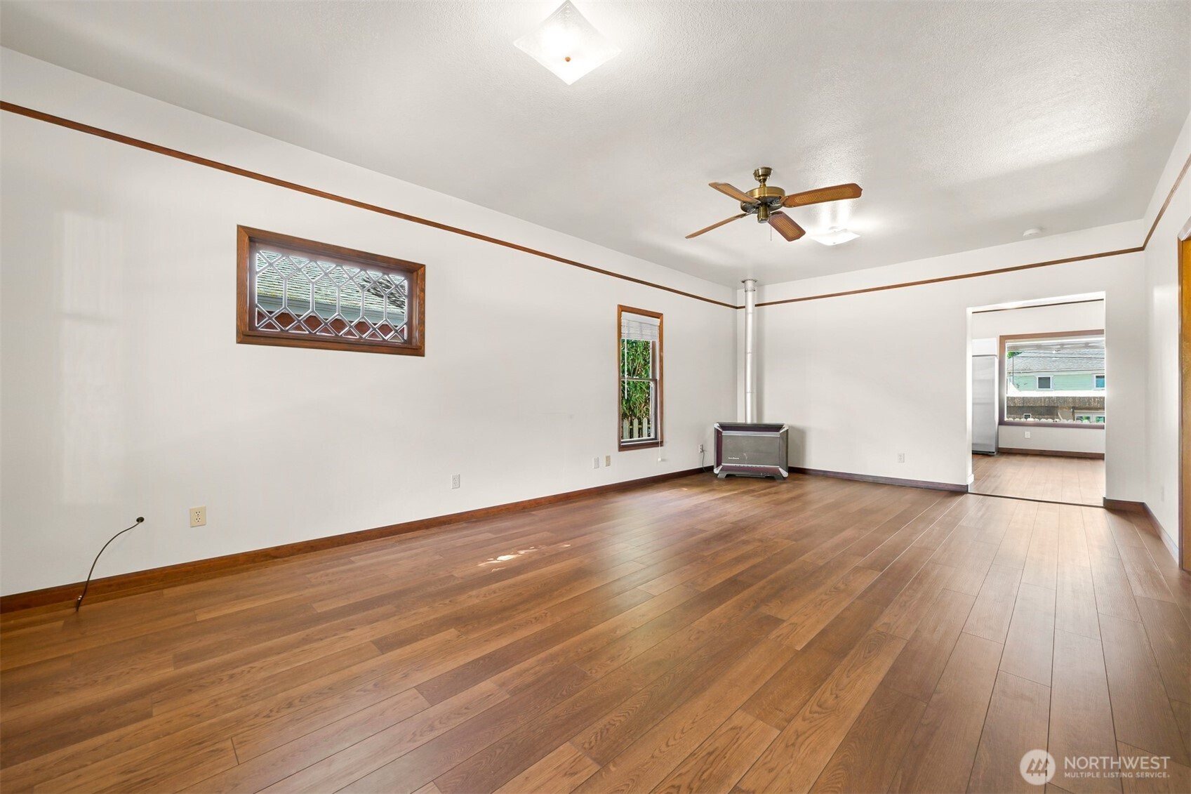 Bellingham, Washington 98225, United States, 2 Bedrooms Bedrooms, ,1 BathroomBathrooms,Residential,Pending,195666