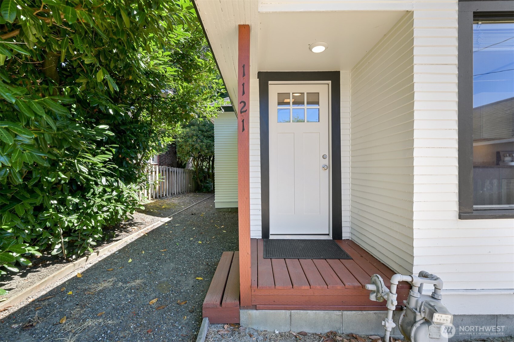 Bellingham, Washington 98225, United States, 2 Bedrooms Bedrooms, ,1 BathroomBathrooms,Residential,Pending,195666