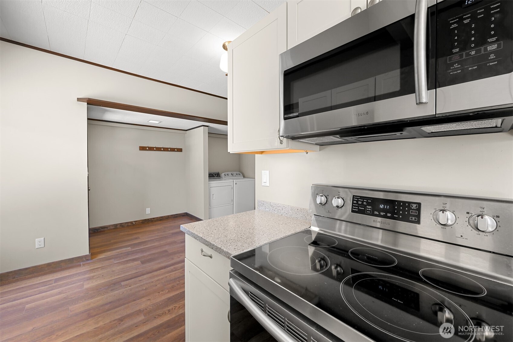 Bellingham, Washington 98225, United States, 2 Bedrooms Bedrooms, ,1 BathroomBathrooms,Residential,Pending,195666