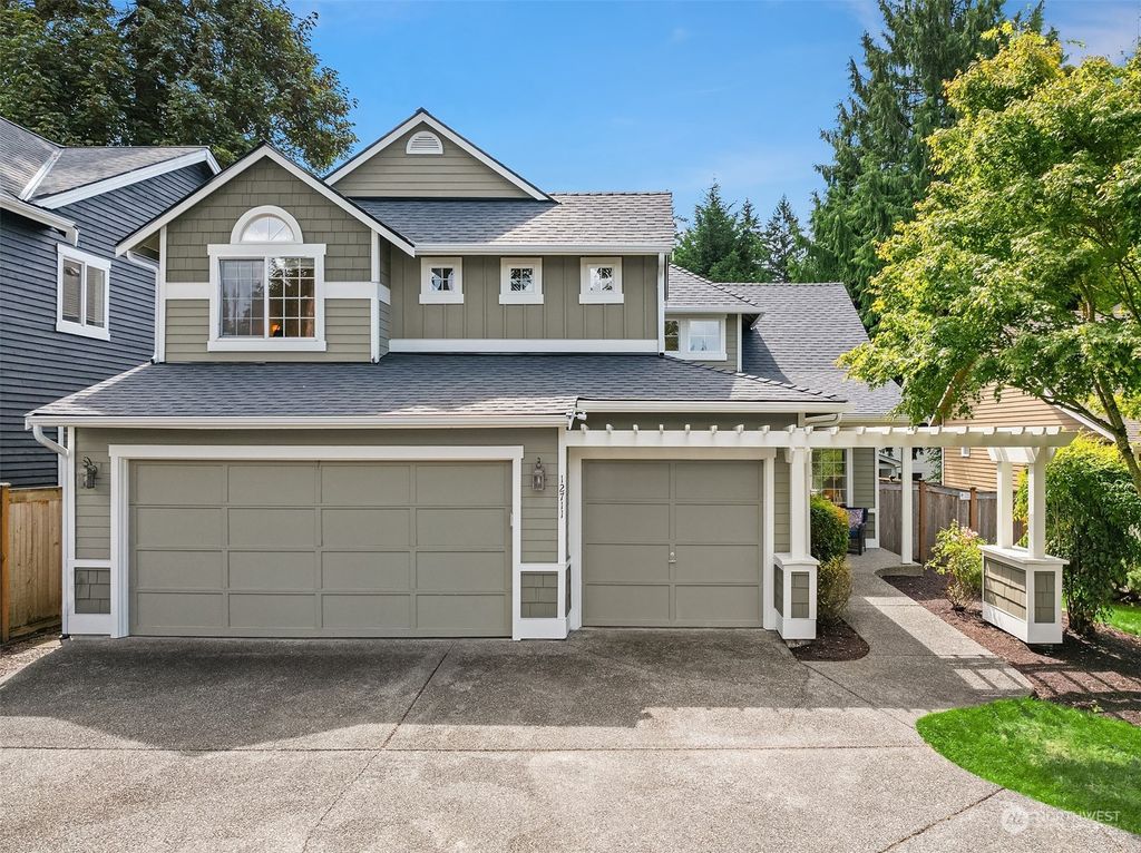 Photo of 12711 NE 100th Place, Kirkland, WA 98033 (MLS # 2277257)
