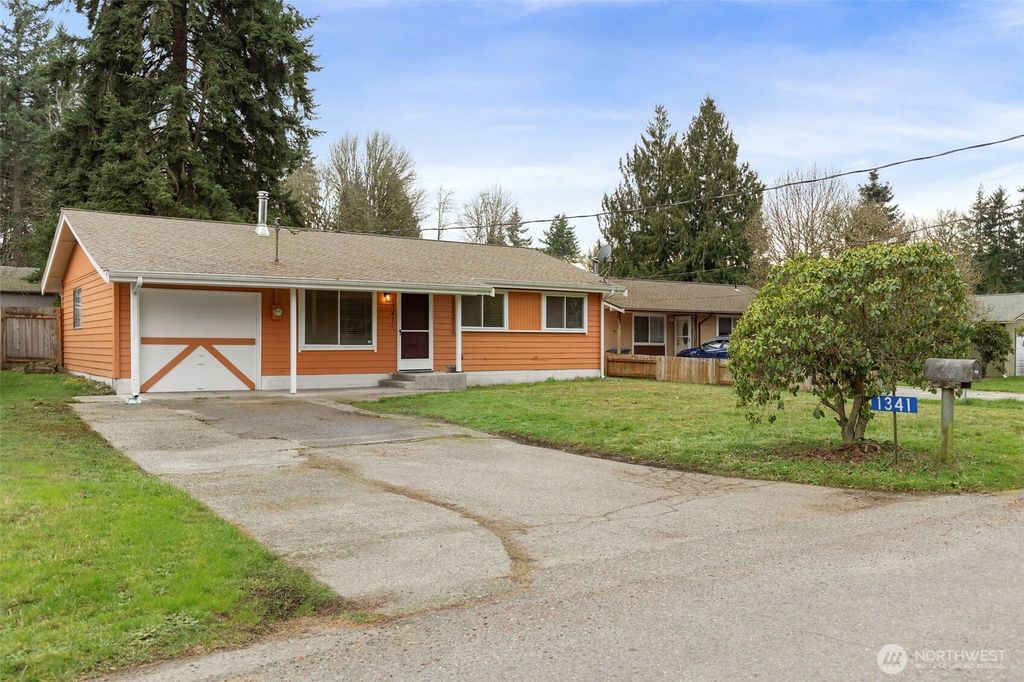 Photo of 1341 NE Vena Avenue, Bremerton, WA 98311 (MLS # 2472682)