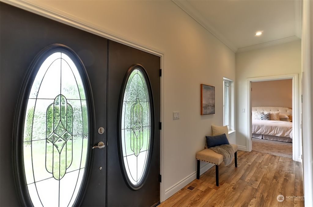 Photo of 8010 NE 126th Street, Kirkland, WA 98034 (MLS # 2233144)