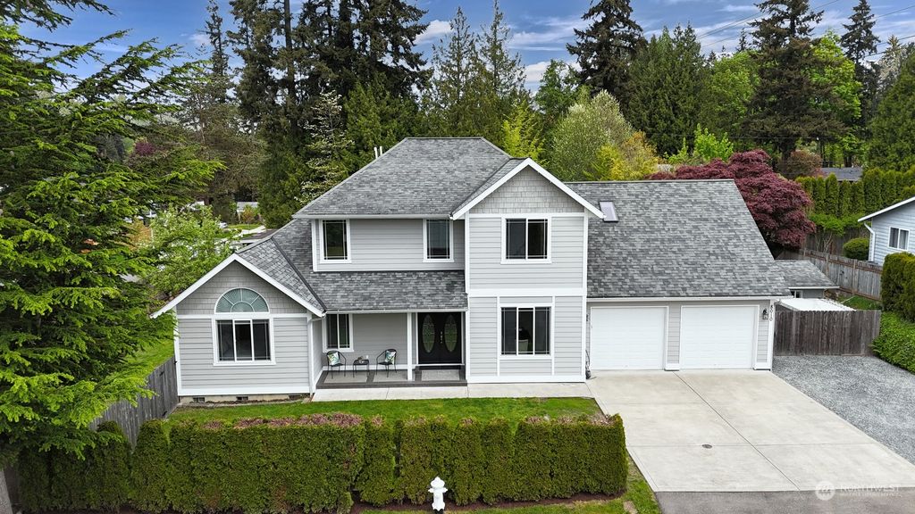 Photo of 8010 NE 126th Street, Kirkland, WA 98034 (MLS # 2233144)