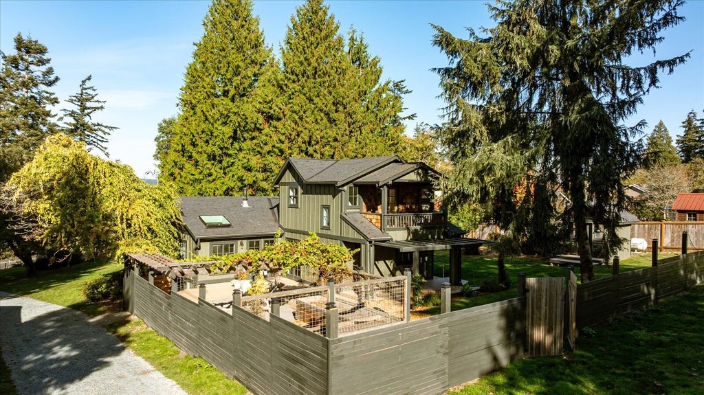 Photo of 3028 Saratoga Road, Langley, WA 98260 (MLS # 2588130)