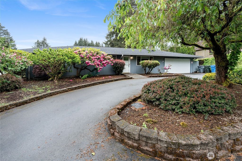 Photo of 11601 86th Avenue E, Puyallup, WA 98373 (MLS # 2524602)