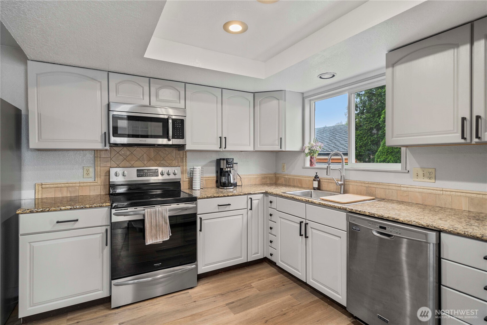 2505 211th Ave E