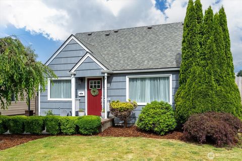 Photo of 621 27th Avenue, Longview, WA 98632 (MLS # 2531399)