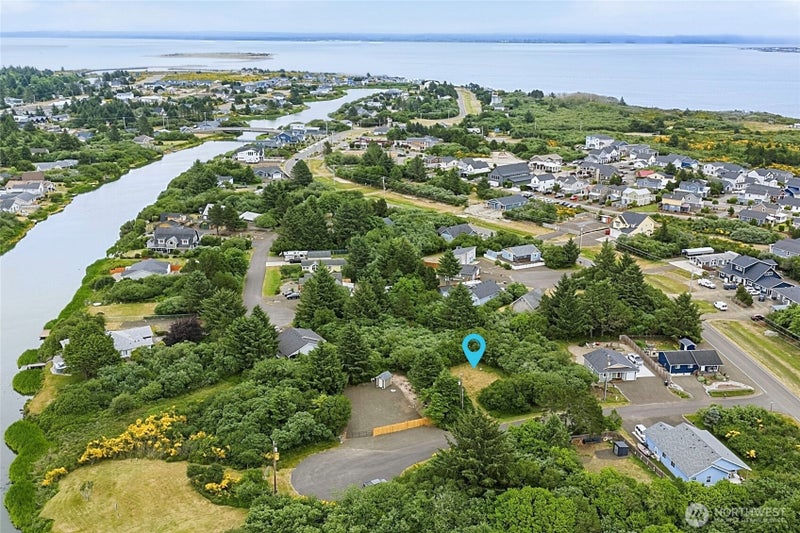 284 Captains Court SW