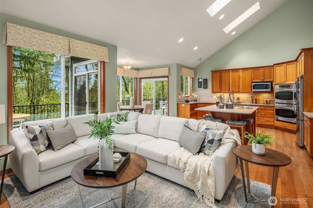 Photo of 12025 210th Place SE, Issaquah, WA 98027 (MLS # 2494548)