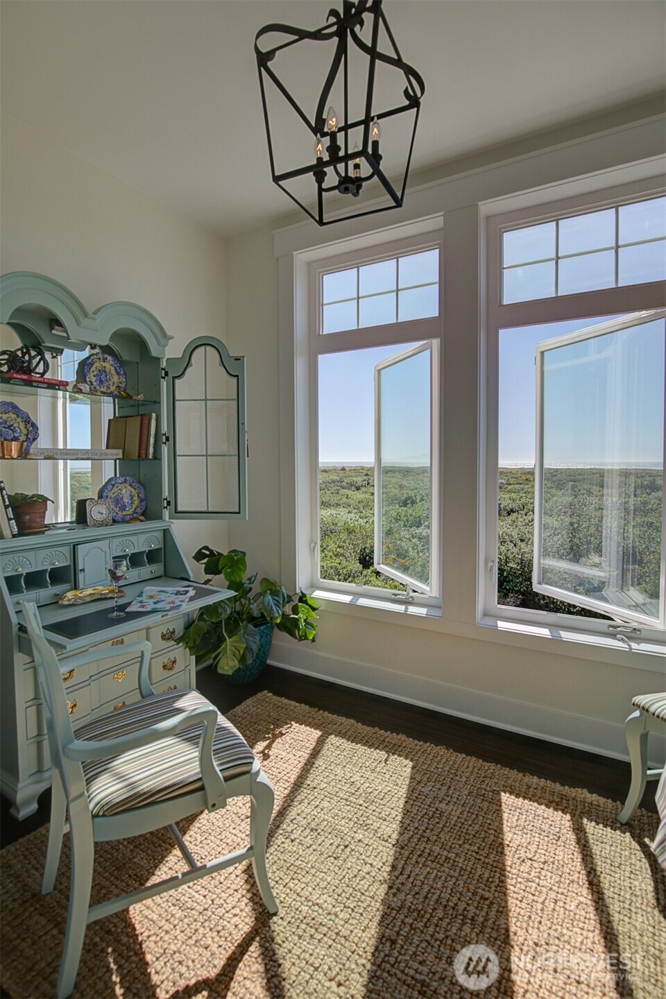 577 Sand Dune Avenue SW