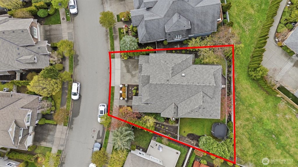 Photo of 2734 NE Daphne Street, Issaquah, WA 98029 (MLS # 2504130)