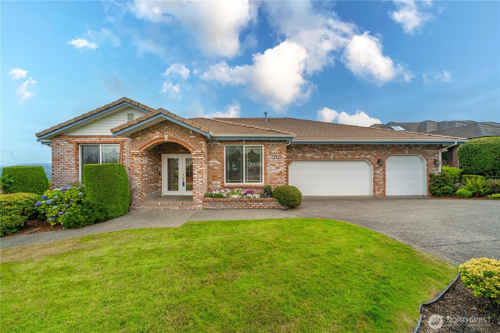 4210 Crystal Lane Loop SE