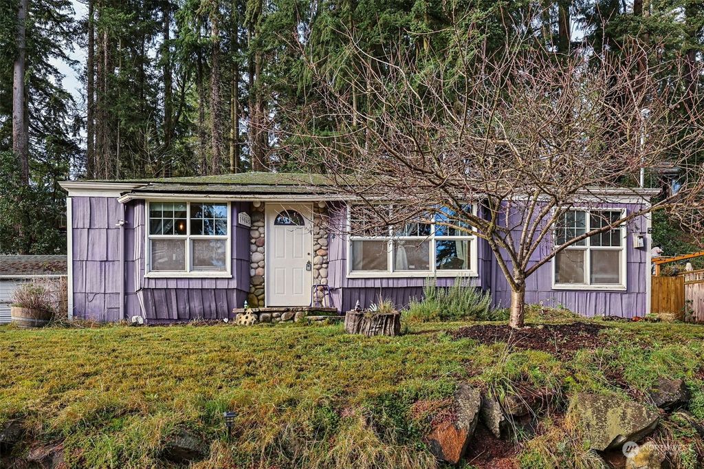 Photo of 19045 12th Avenue NE, Shoreline, WA 98155 (MLS # 2320460)