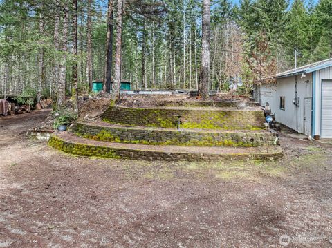 501 NE Lakeshore Drive N Tahuya WA 98588