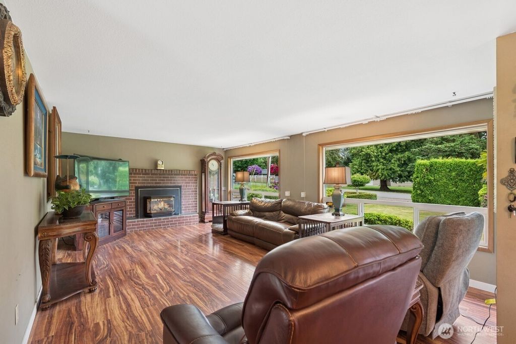 Photo of 320 120th Street SE, Everett, WA 98208 (MLS # 2396094)