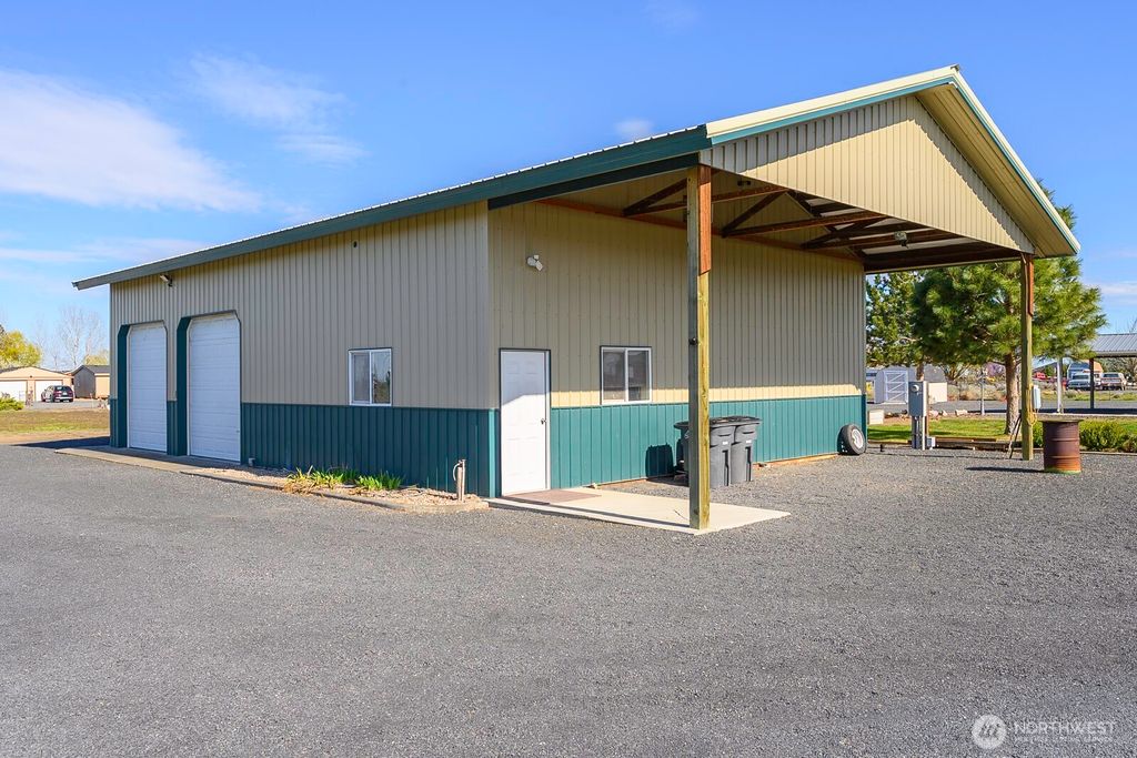 Photo of 7618 Bouldercrest Road NE, Moses Lake, WA 98837 (MLS # 2502749)