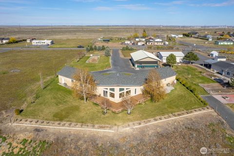 Photo of 7618 Bouldercrest Road NE, Moses Lake, WA 98837 (MLS # 2502749)