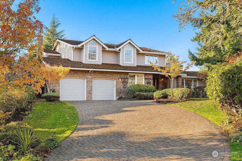 Photo of 4525 169th Place SE, Bellevue, WA 98006 (MLS # 2014010)