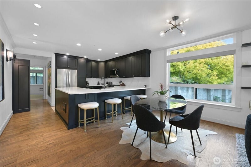 121 Lakeside Avenue 201