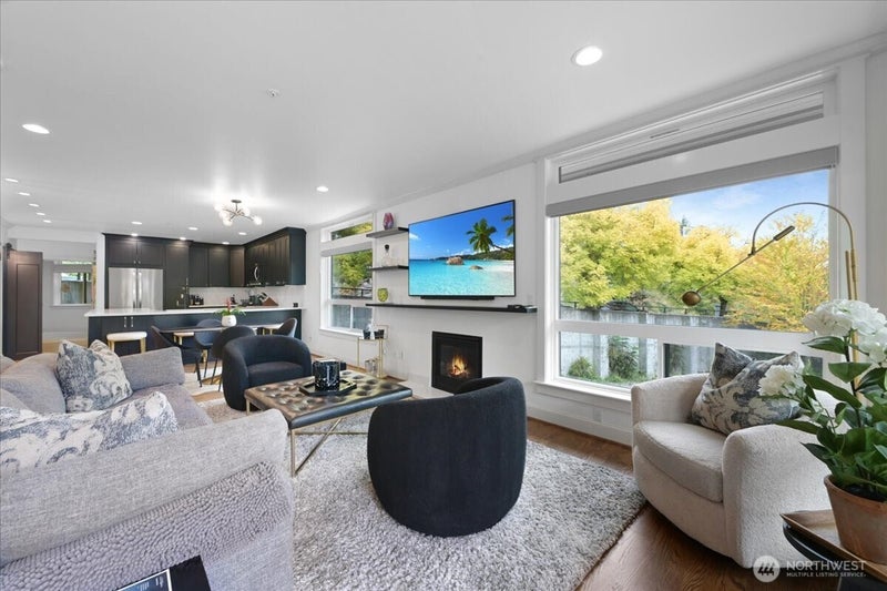 121 Lakeside Avenue 201