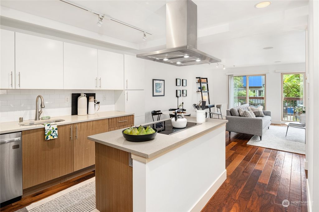 Photo of 500 5th Avenue W #102, Seattle, WA 98119 (MLS # 2154210)