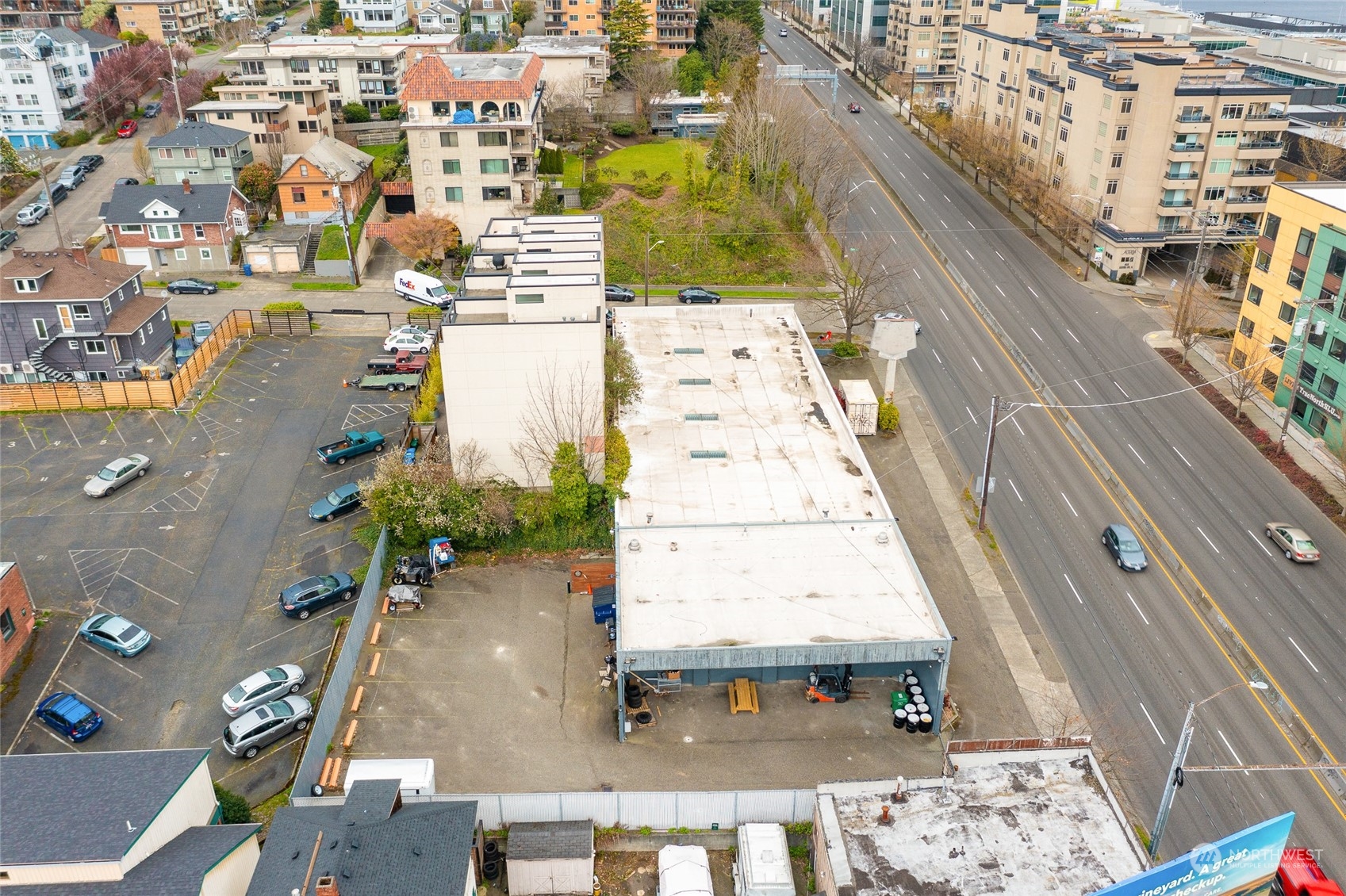 807 Aurora Avenue N