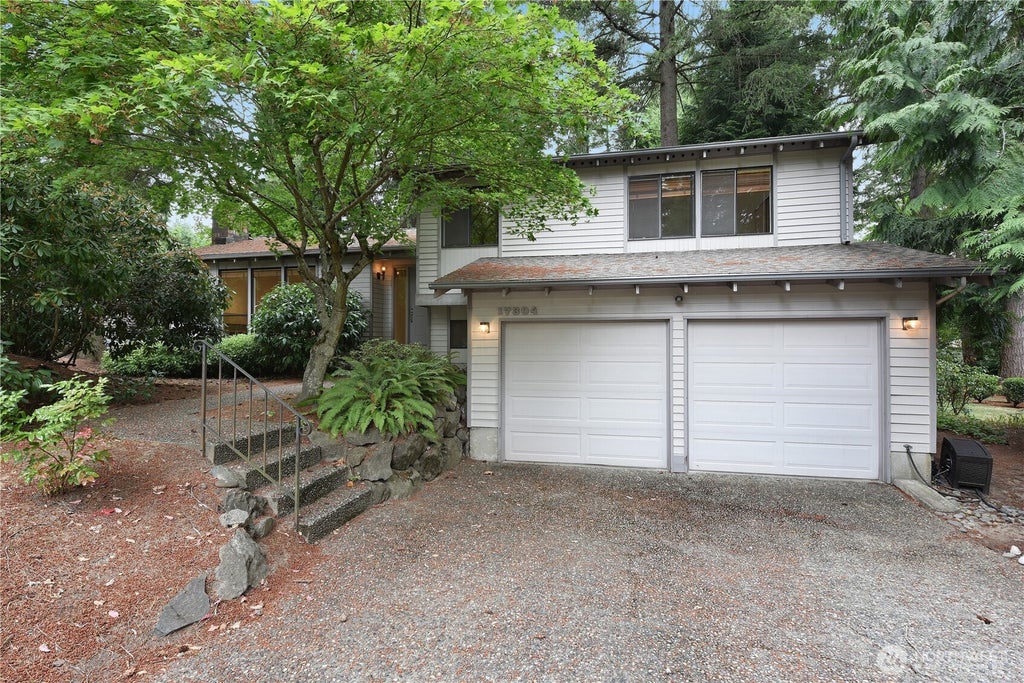 Photo of 17304 NE 34th Street, Redmond, WA 98052 (MLS # 2537820)