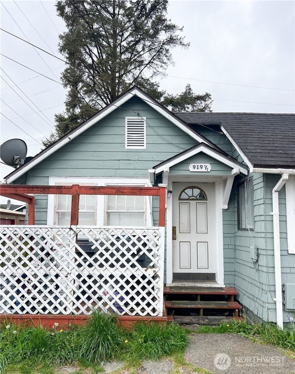 Photo of 919 &amp;9191/2 W Heron Street, Aberdeen, WA 98520 (MLS # 2473314)