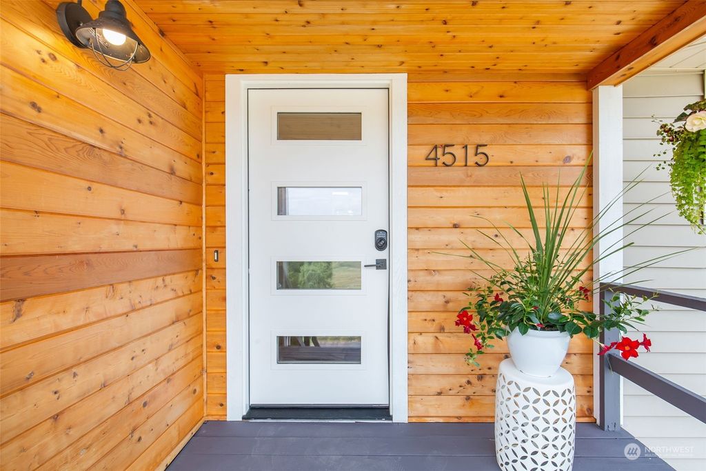 Photo of 4515 S Snoqualmie Street, Seattle, WA 98118 (MLS # 2137066)