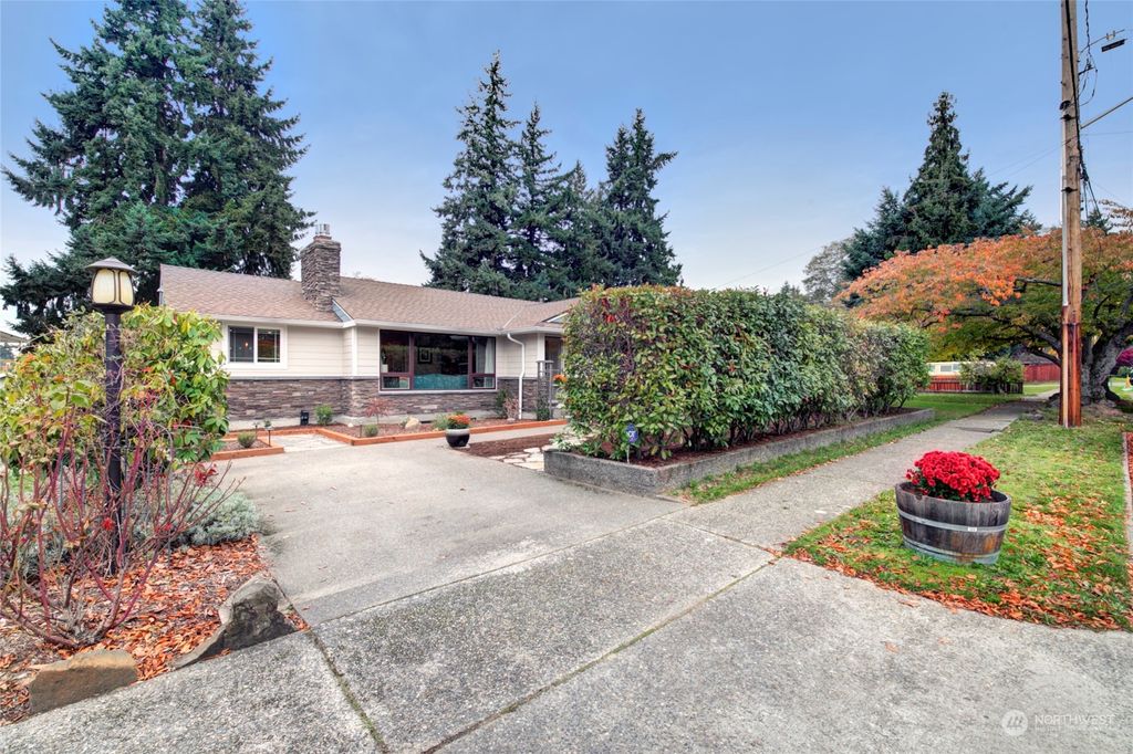 Photo of 10545 Ashworth Ave Ave N, Seattle, WA 98133 (MLS # 2174557)