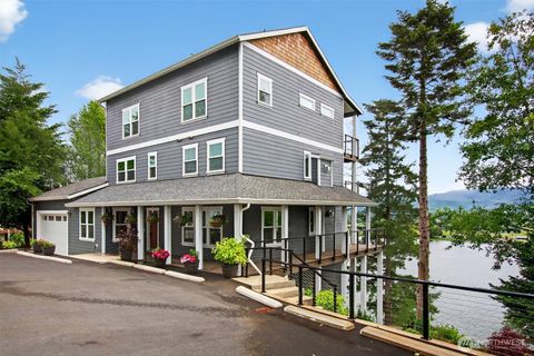 Photo of 770 Columbia Street, Cathlamet, WA 98612 (MLS # 2401041)