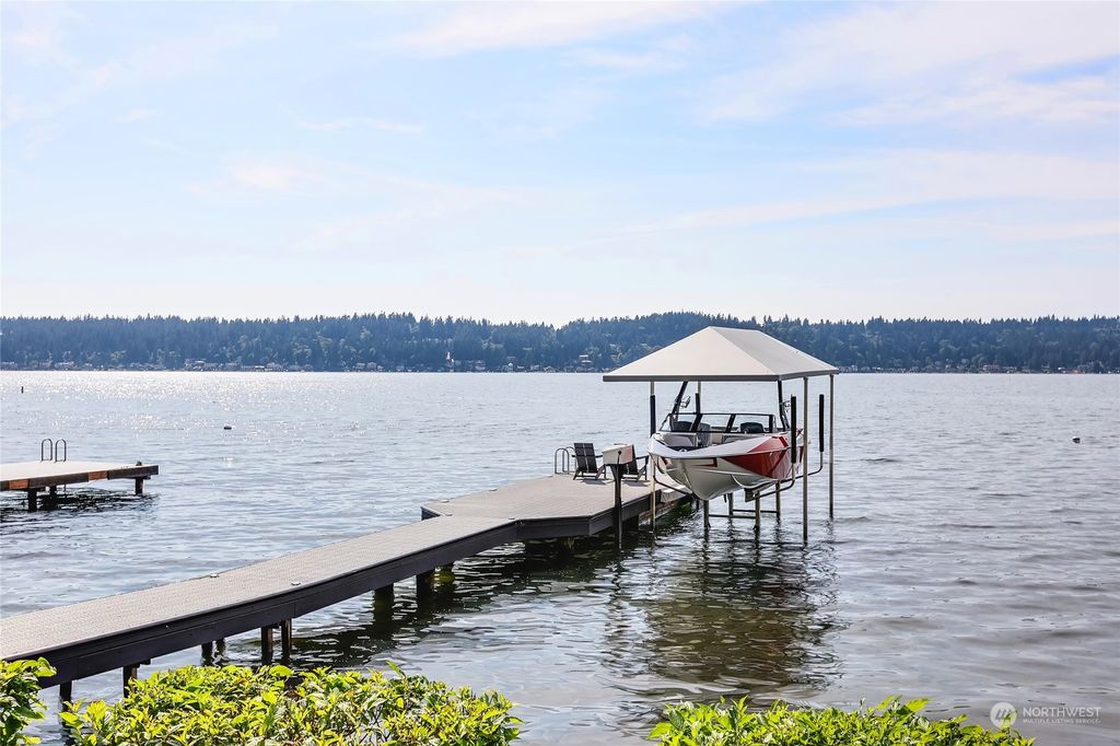 Photo of 1411 E Lake Sammamish Shore Lane SE, Sammamish, WA 98075 (MLS # 2132594)