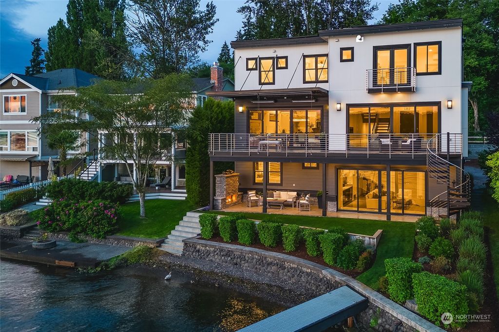 Photo of 1411 E Lake Sammamish Shore Lane SE, Sammamish, WA 98075 (MLS # 2132594)