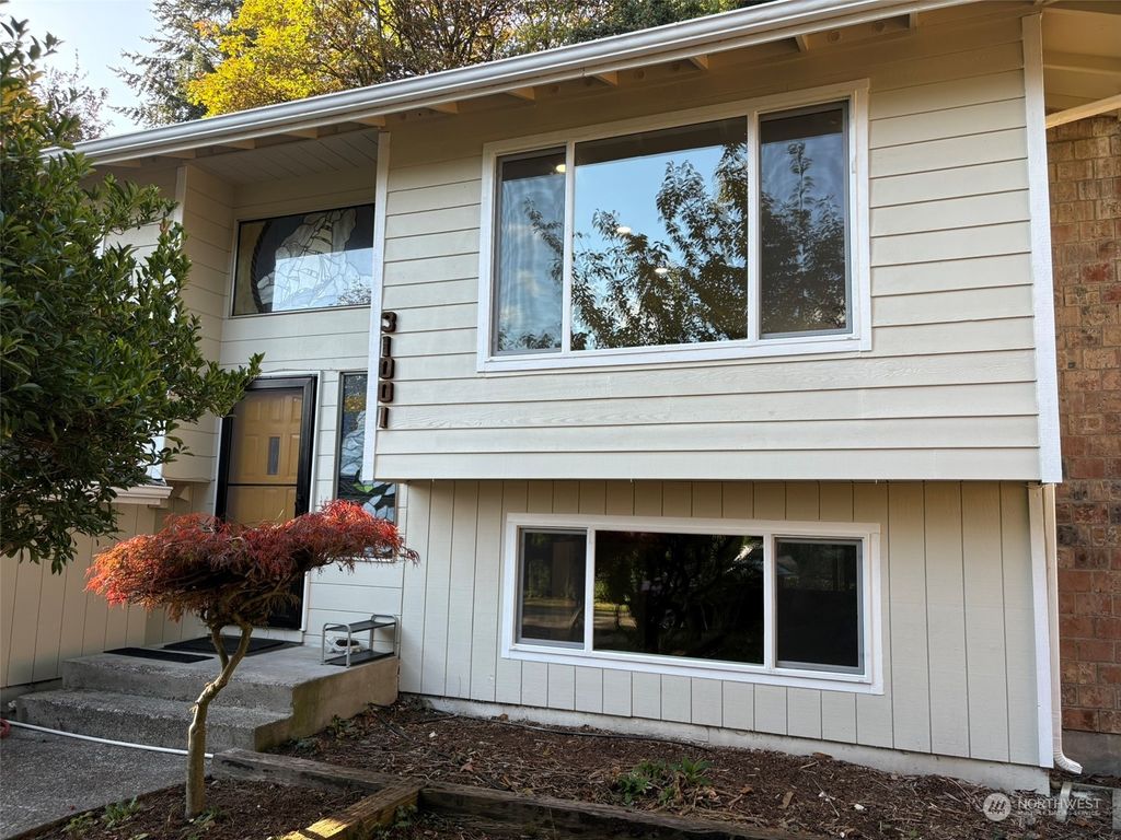 Photo of 31001 6 Place SW, Federal Way, WA 98023 (MLS # 2305830)