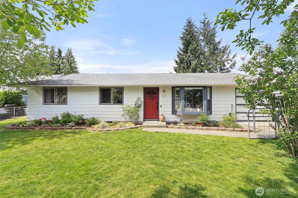 Photo of 111 Paradise Parkway, Granite Falls, WA 98252 (MLS # 2372118)