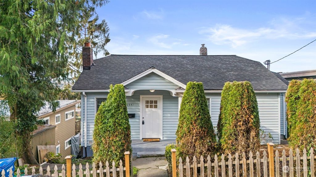 Photo of 2541 13th Avenue W, Seattle, WA 98119 (MLS # 2192030)