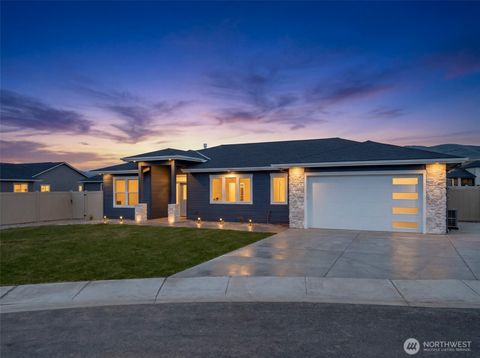 Photo of 2244 Brinley Court, East Wenatchee, WA 98802 (MLS # 2507988)