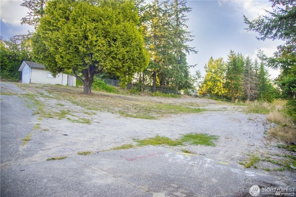 Photo of 2620 S 133rd Street, SeaTac, WA 98168 (MLS # 2428685)