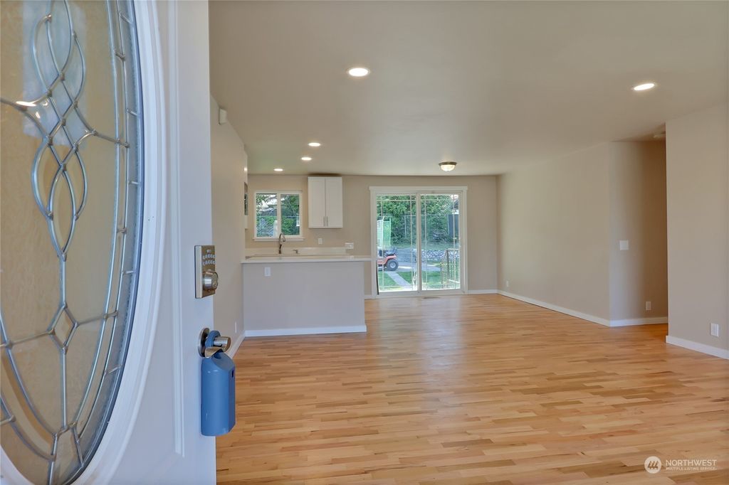 Photo of 20830 4th Avenue S, Des Moines, WA 98198 (MLS # 2062963)