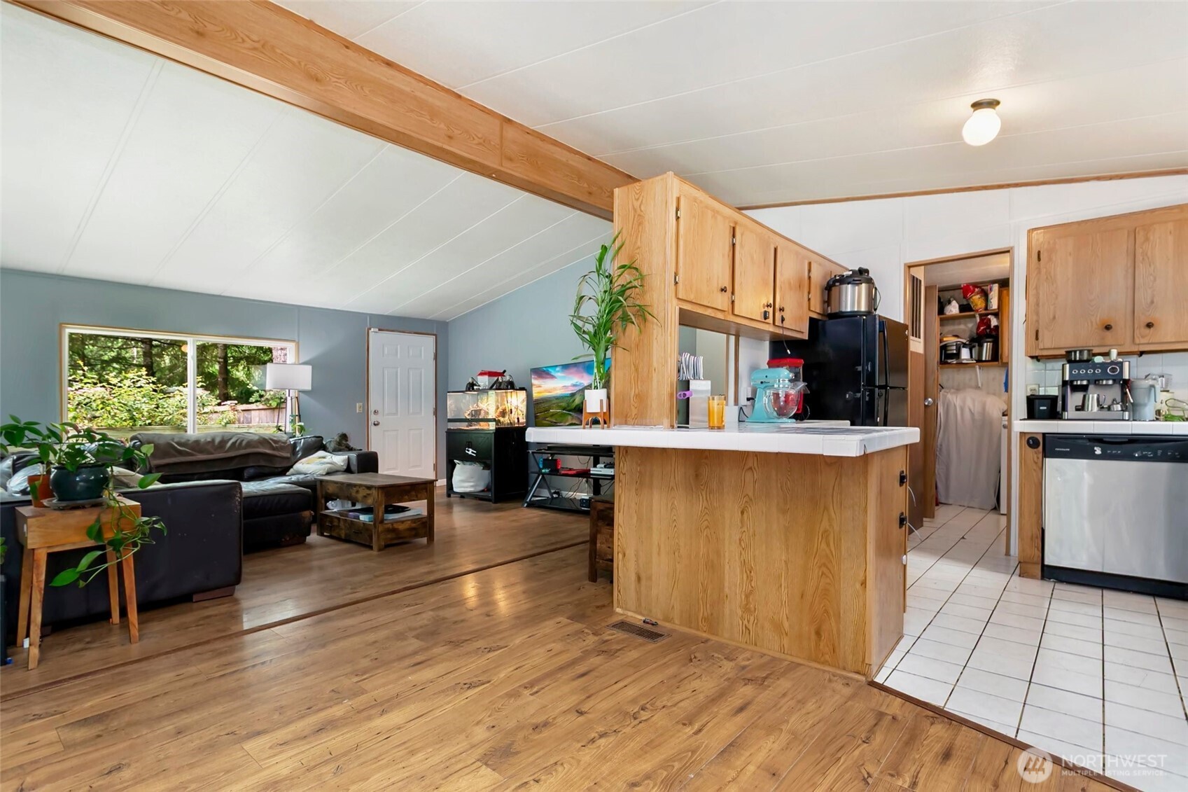 521 NE Larson Lake Road