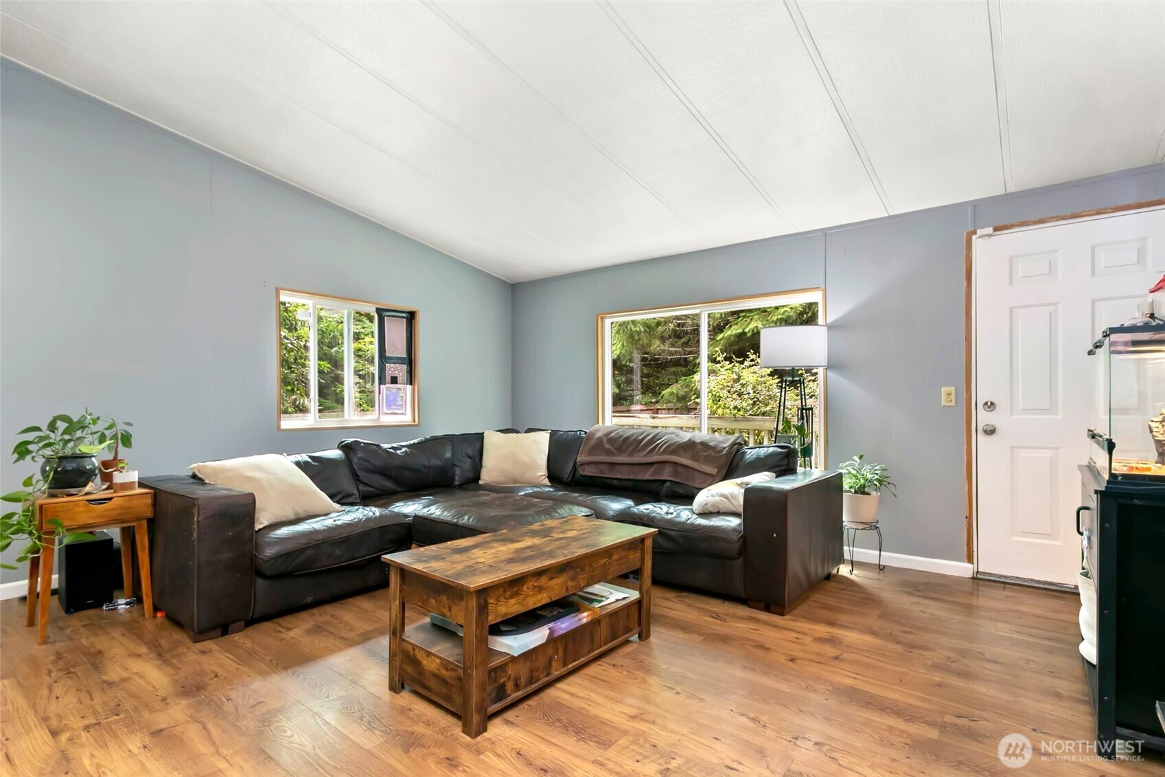 521 NE Larson Lake Road
