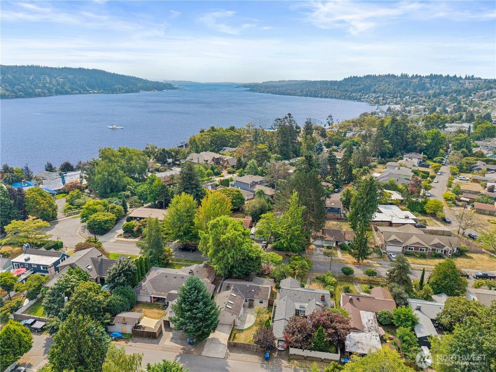 Photo of 4528 NE 170th Street, Lake Forest Park, WA 98155 (MLS # 2424748)