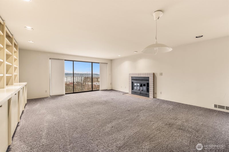 505 W Roy Street 304