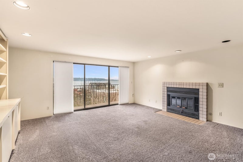 505 W Roy Street 304
