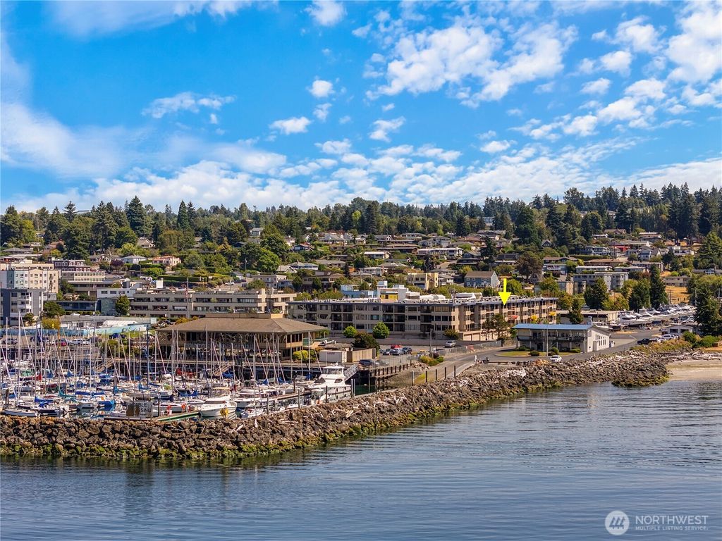 Photo of 601 S 227th Street #406S, Des Moines, WA 98198 (MLS # 2413877)