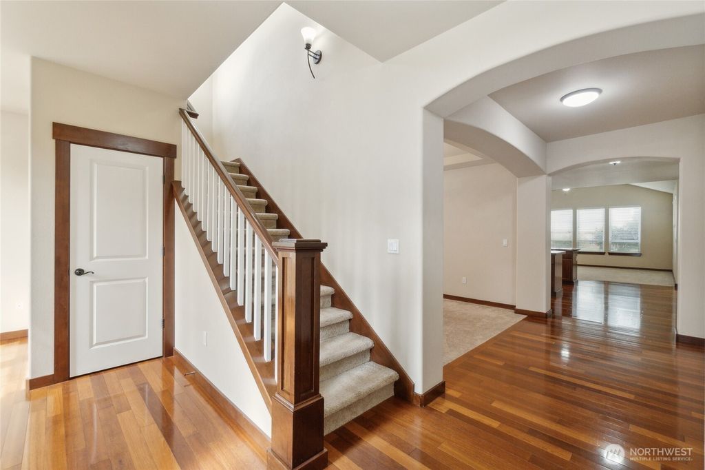 listing image 9369958341195197745