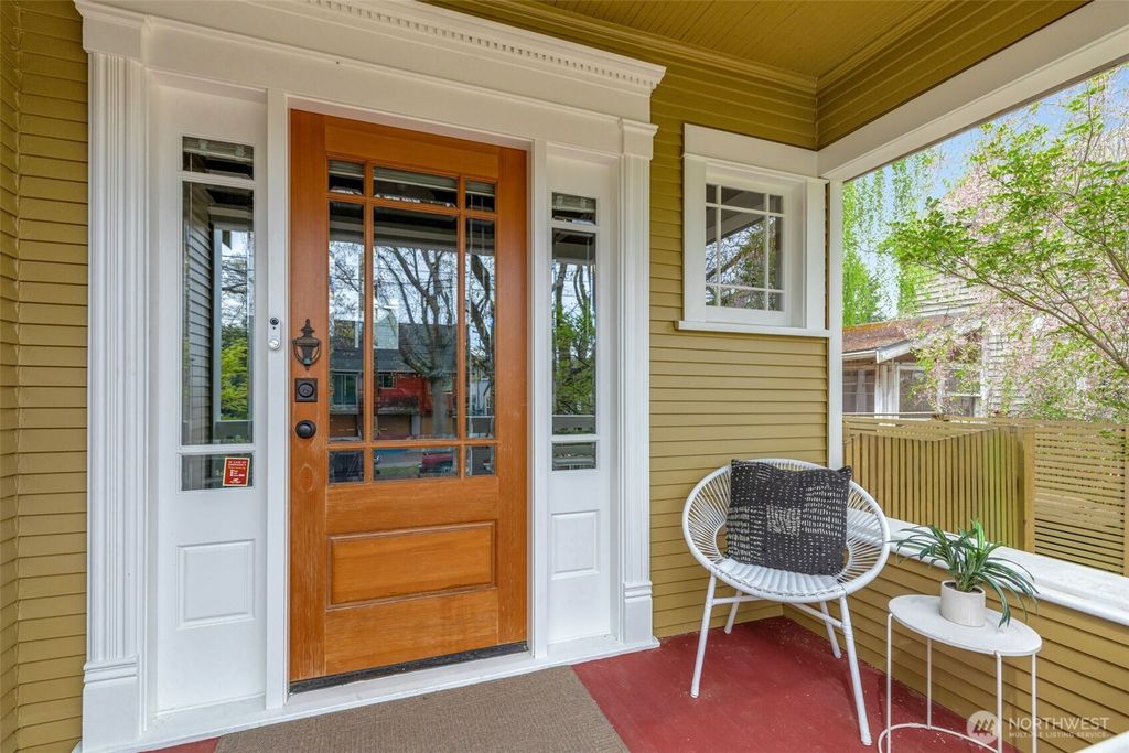 Photo of 923 26th Avenue S, Seattle, WA 98144 (MLS # 2504700)