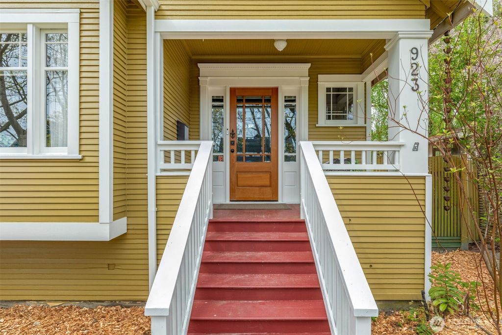 Photo of 923 26th Avenue S, Seattle, WA 98144 (MLS # 2504700)