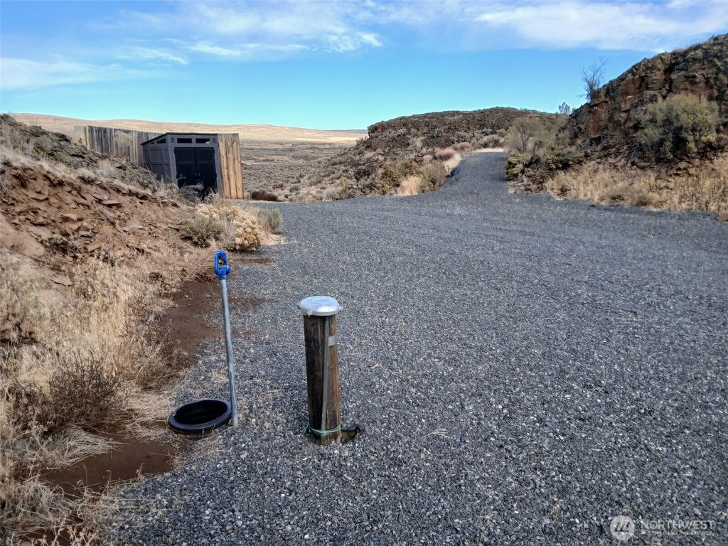 Photo of 566 Ashwood Place, Ephrata, WA 98823 (MLS # 2457785)