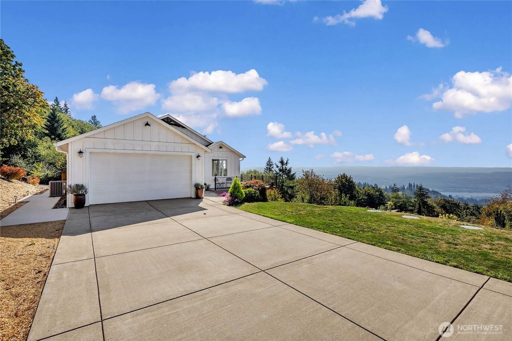 Photo of 251 Shipview Road, Kalama, WA 98625 (MLS # 2517087)